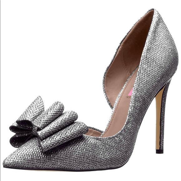 Betsy Johnson LIMITED EDITION PUMP - Picture 1 of 3